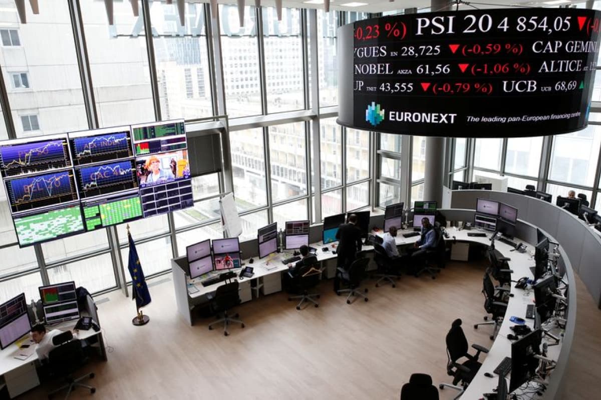 L'Europa in rialzo, ma la volatilità tech inquieta