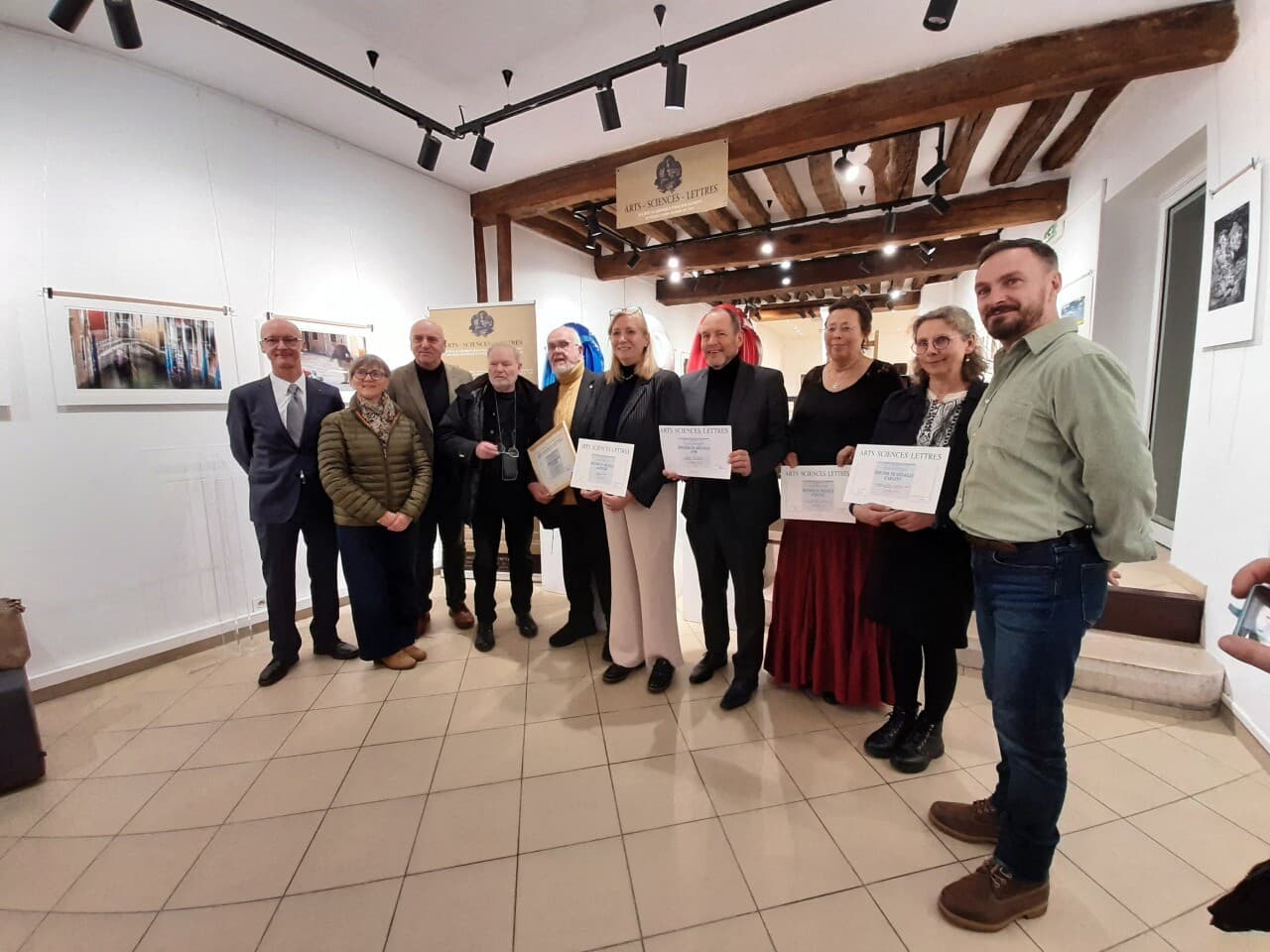 Quand la France récompense ses artistes continentaux